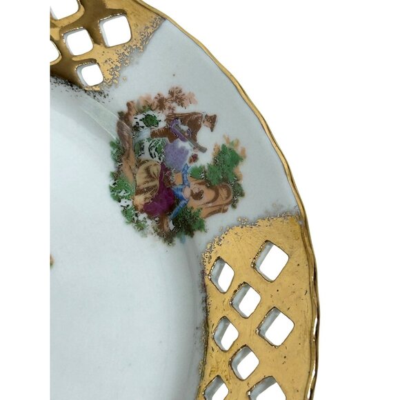 2 Vtg Plates Romantic Courting Couple APULUM Porcelain White Gold Trim Romania - Picture 13 of 16